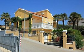 Vila Rojana
